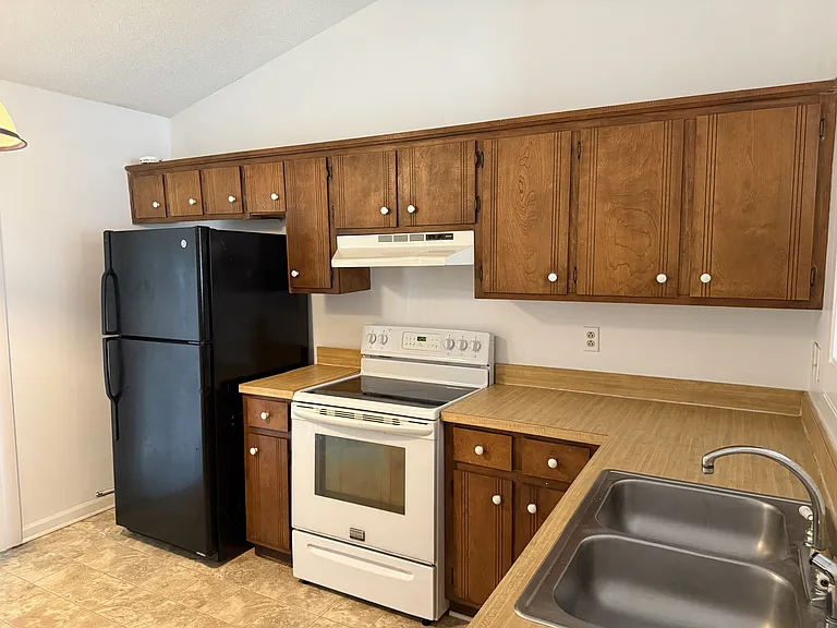 135 Twin Wood Dr #1 — Photo 8
