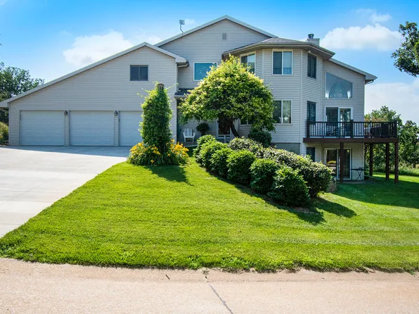 16621 Dixon Dr, Honey Creek, IA 51542