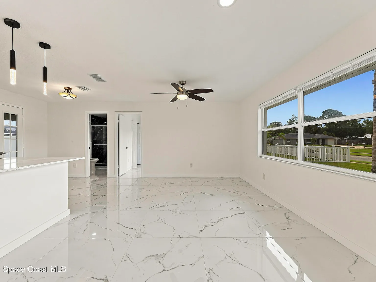 3 bed, 2.0 bath, 1127 sqft, $2,500 — Photo 3