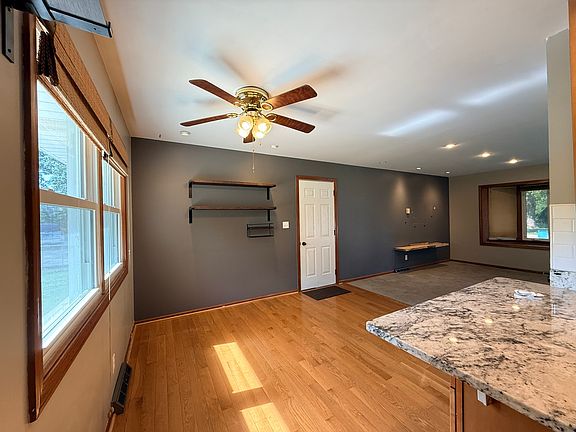 4th image of 1881 Charles Ln