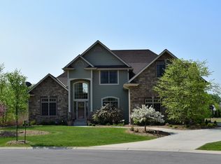 3921 E Green Meadows Ct, Oak Creek, WI 53154