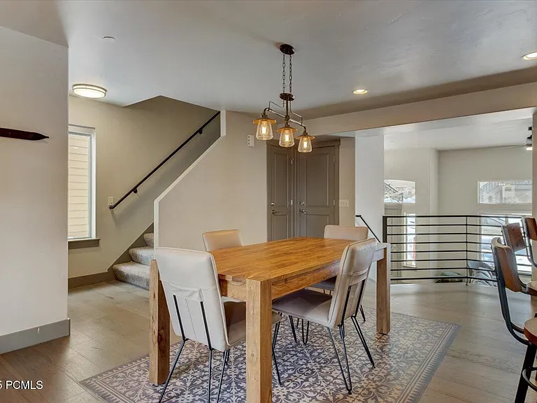 5662 Oslo Ln — Photo 12