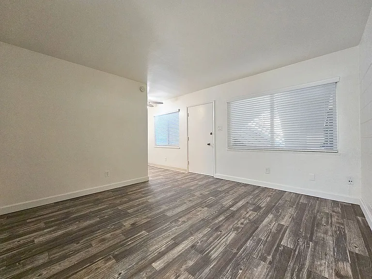 1465 Grand Ave — Photo 8