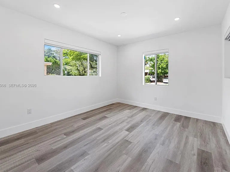 2721 SW 29th Ct — Photo 12