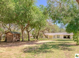 189 John Wayne Trl, Victoria, TX 77905