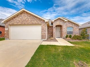 1121 Albany Dr, Fort Worth, TX 76131