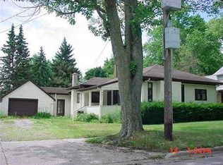 421 Jones St, Grand Ledge, MI 48837