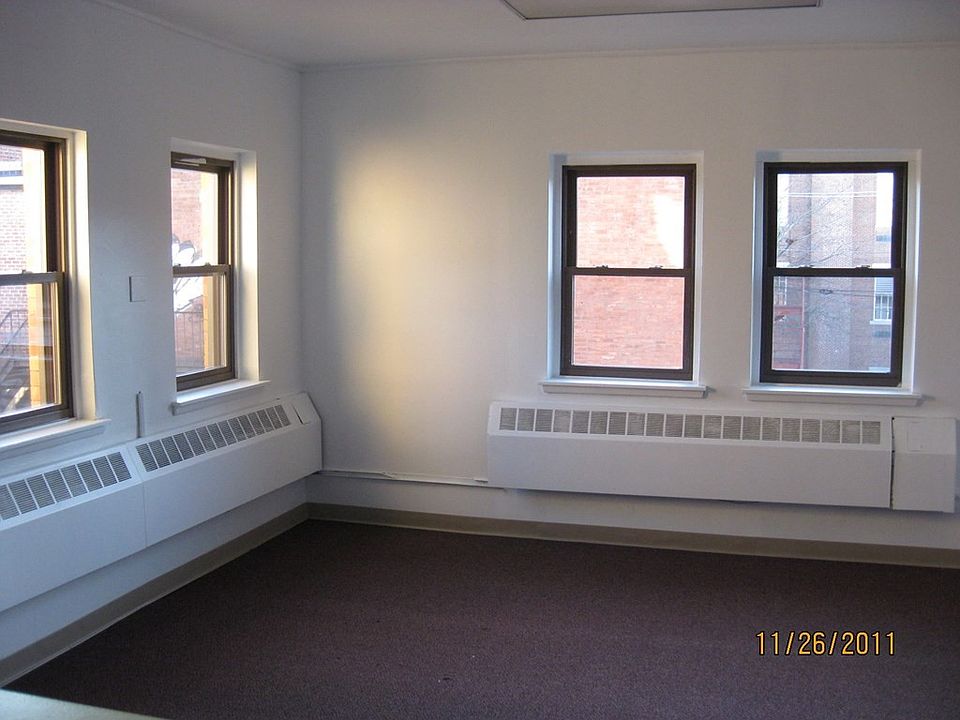 1st image of 1050 Hancock St #29
