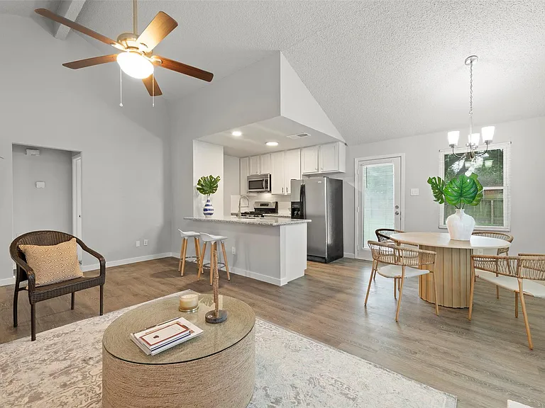 1123 Rock Canyon Dr — Photo 5