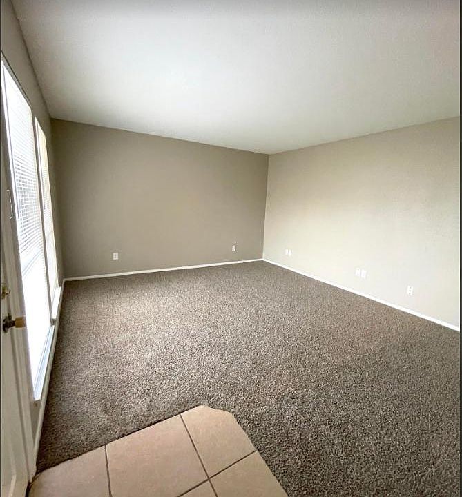 1st image of 407 Gladstell St #70