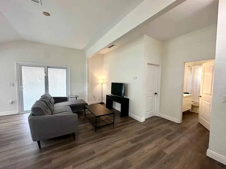 3003 Spillers Ave #C — Photo 3