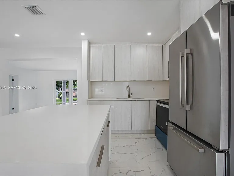 W 72nd Pl — Photo 22