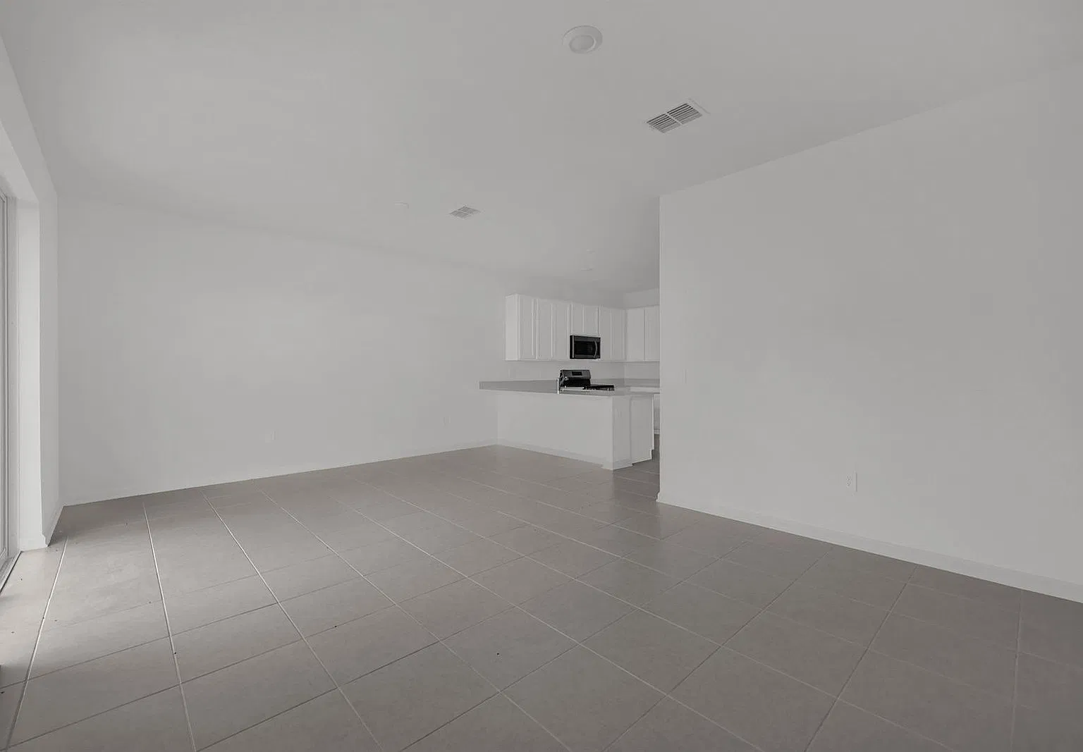 3 bed, 2.5 bath, 1834 sqft, $2,490 — Photo 3
