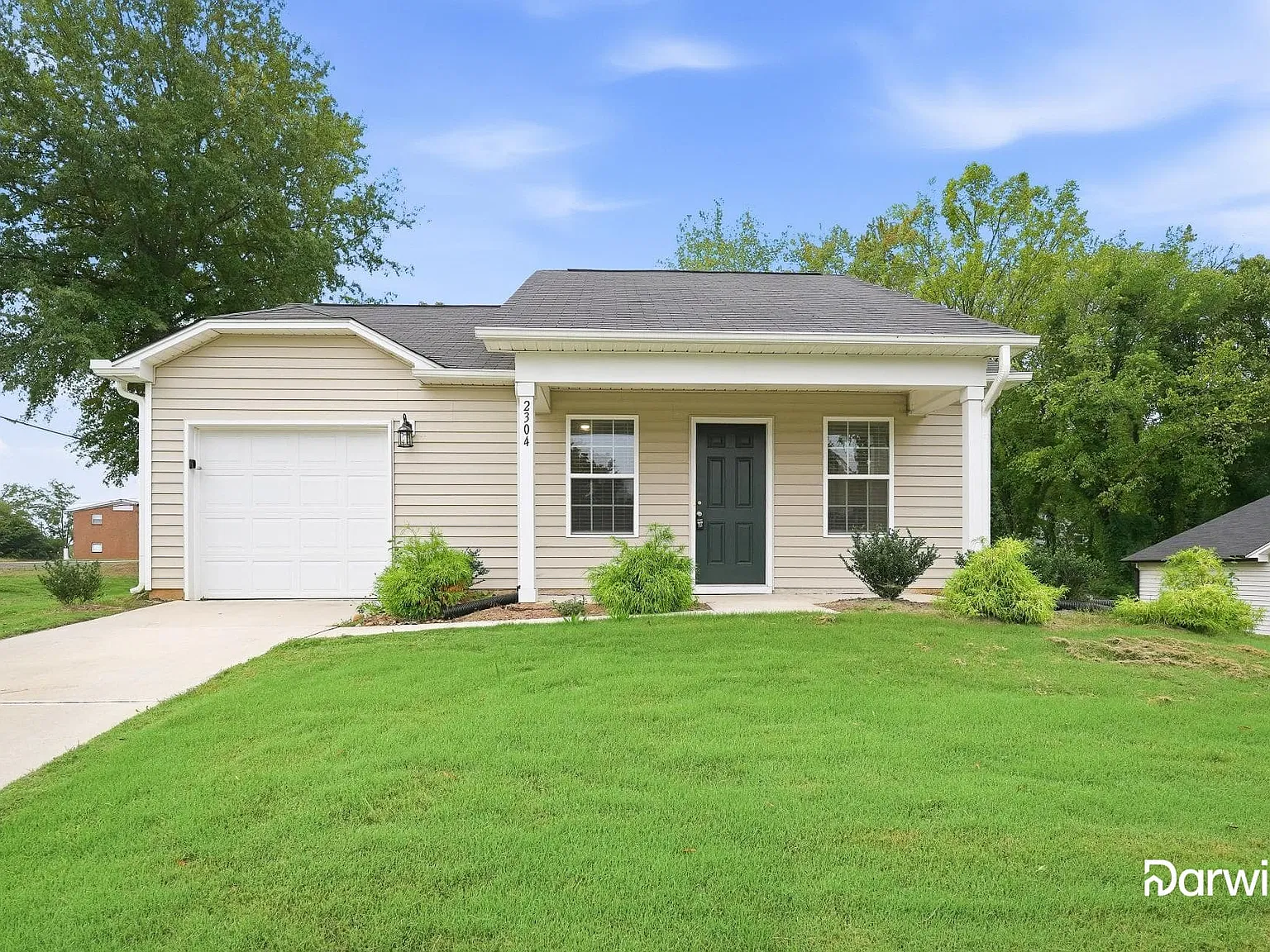 3 bed, 2.0 bath, 1383 sqft, $1,725 — Photo 1