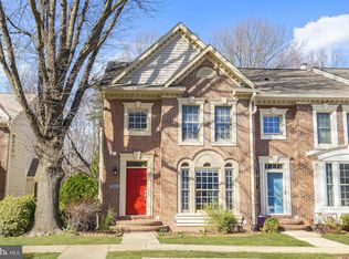 3916 Valley Ridge Dr, Fairfax, VA 22033