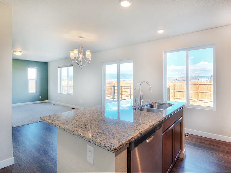 10478 Luneth Dr — Photo 2
