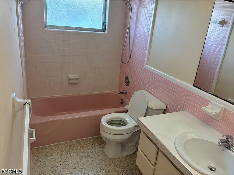 3709 SE 17th Pl — Photo 8