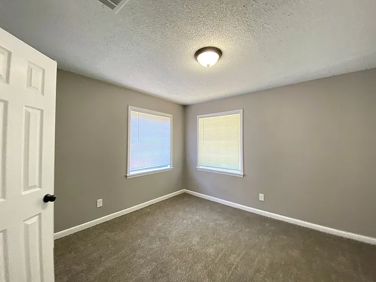 12 Warren Dr — Photo 11
