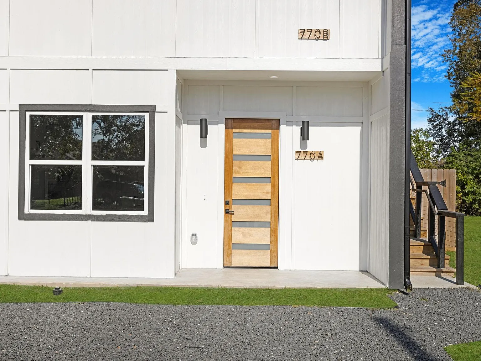 3 bed, 2.0 bath, 1440 sqft, $1,600 — Photo 2
