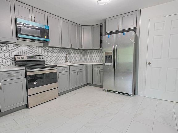 5th image of 24 Sunfield Circle