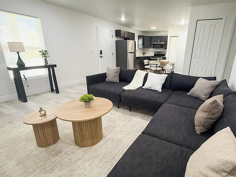 2201 Conway Dr #201 — Photo 4