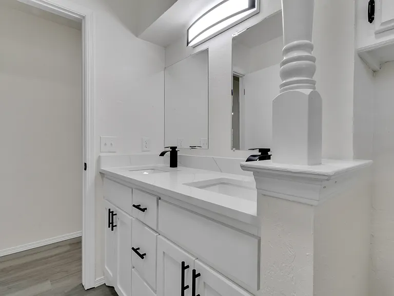 2319 E Robinson St — Photo 27