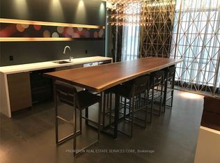 30 Nelson St #407, Toronto, ON M5V 0H5