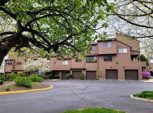 6 Tulip Ct, Nanuet, NY