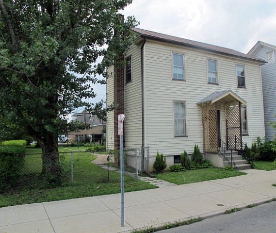 2nd image of 1210 Mifflin St