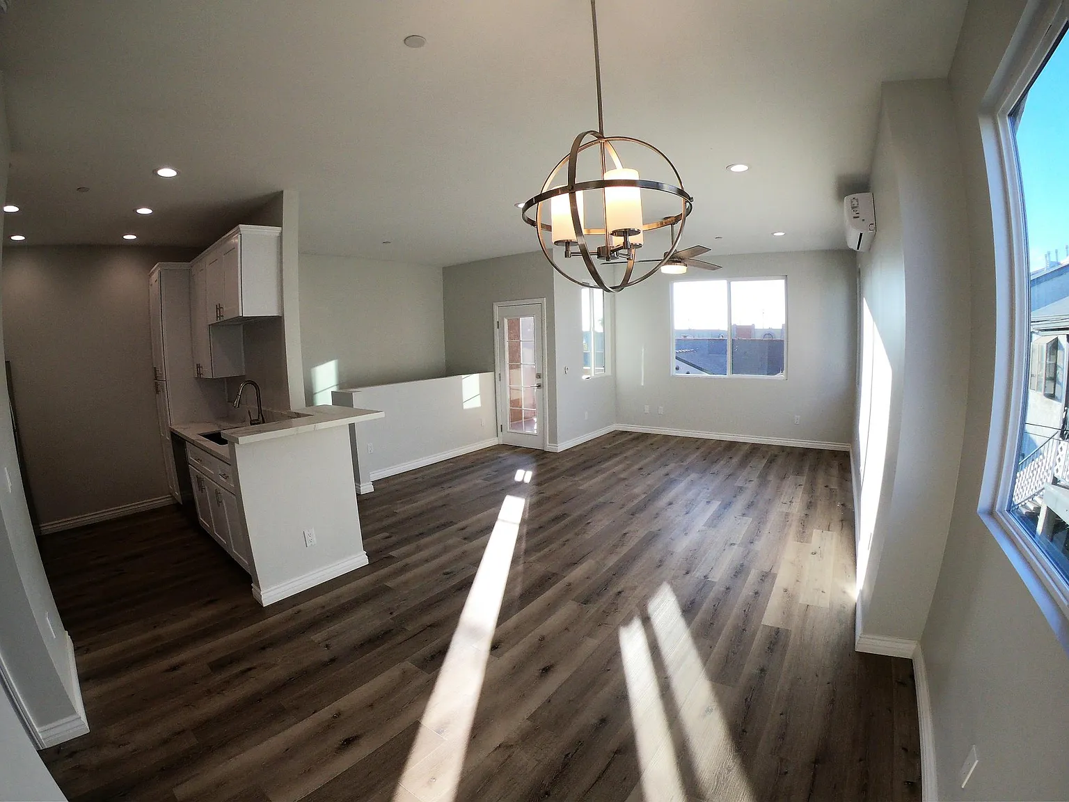 2 bed, 1300 sqft, $3,500 — Photo 3
