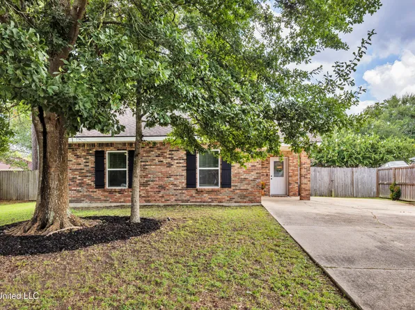 3113 N 5th St, Ocean Springs, MS 39564