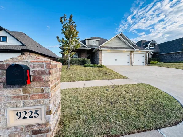 9225 NW 89th St, Yukon, OK 73099
