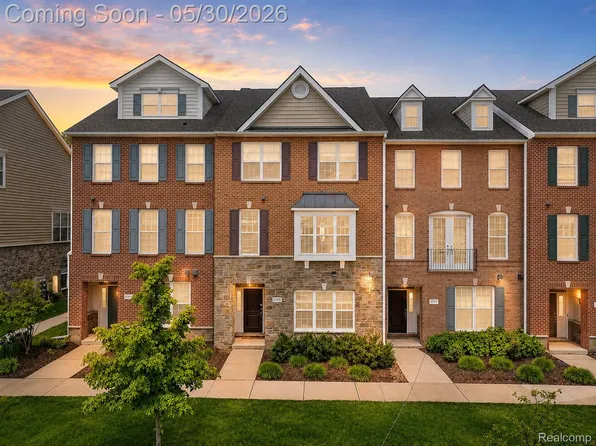 2777 Ashcombe Dr, Ann Arbor, MI 48105
