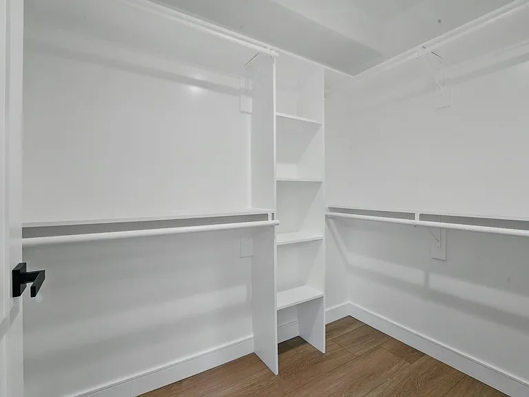8234 Blackburn Ave #8236-1/2 — Photo 31