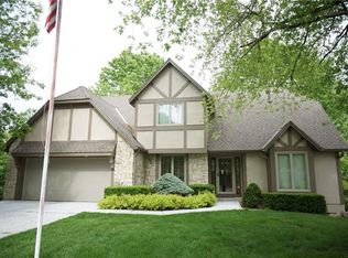 1017 NE Remington Ct, Lees Summit, MO 64086