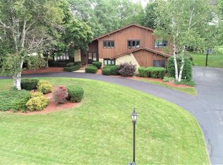 2100 La Rochelle Ct, Brookfield, WI 53045