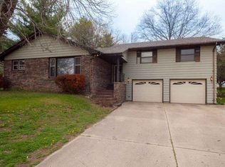 1070 Luanna Dr, Rockford, IL 61103