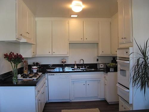 1st image of 5168 Yarmouth Ave APT 27