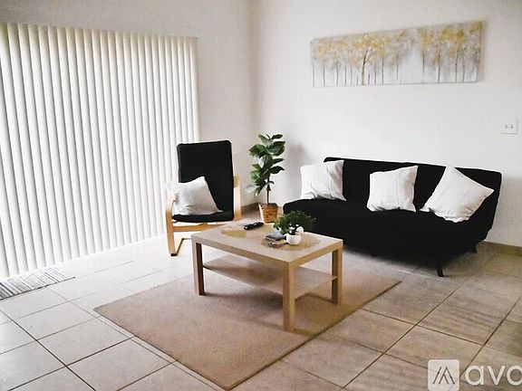 3rd image of 206 Gemwood Ct