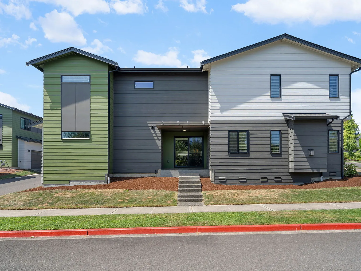 3 bed, 2.5 bath, 2238 sqft, $3,600 — Photo 3