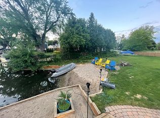 1400 S Cass Lake Rd, Waterford, MI 48328