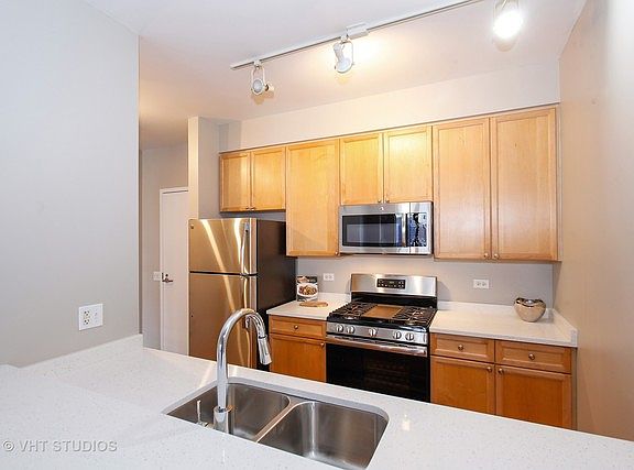 Kitchen, New quartz countertops