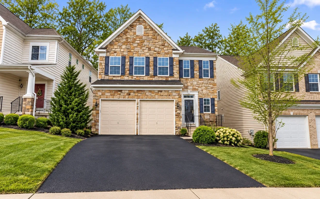 4 bed, 3.5 bath, 3540 sqft, $3,600 — Photo 2