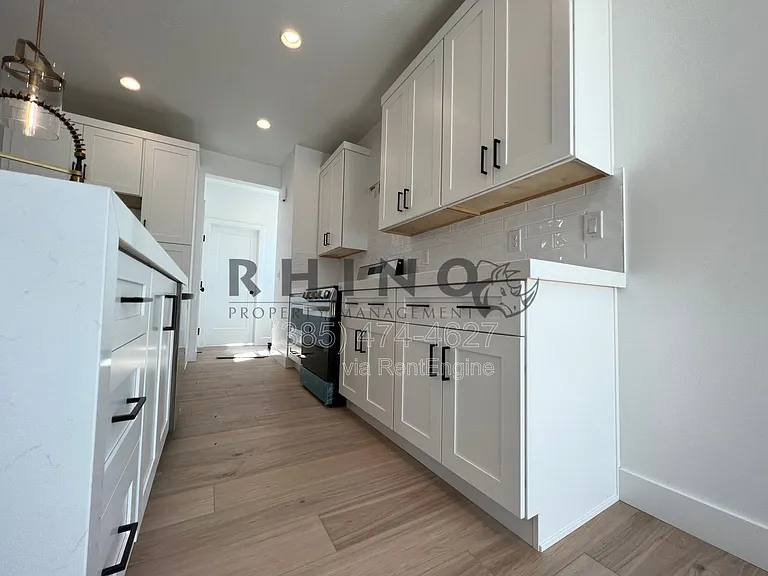 4634 S Locust Hills Ct — Photo 17