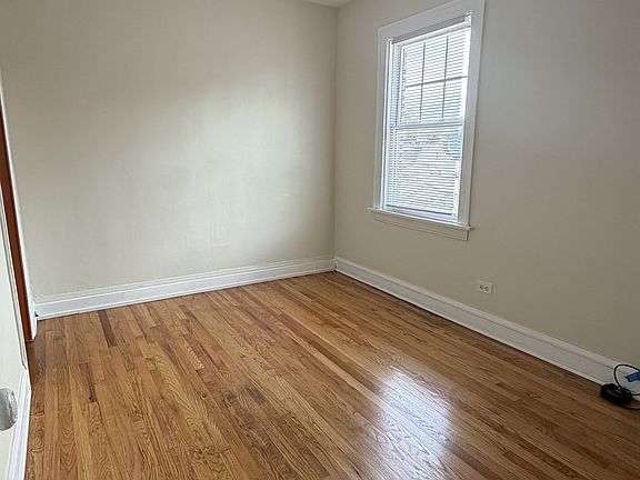 5th image of 2730 Ridgeland Ave