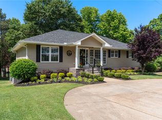 519 Island Point Rd, Starr, SC 29684