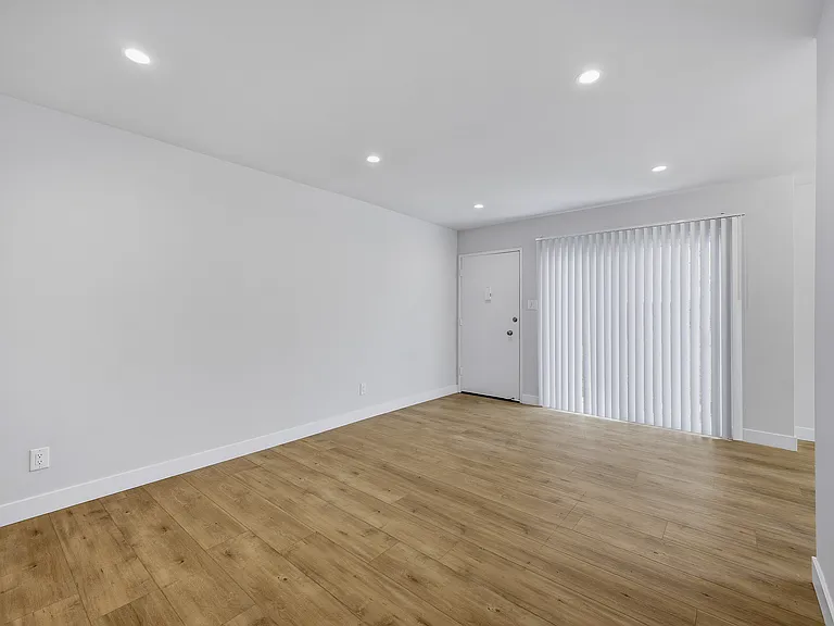 1738 Colby Ave #1 — Photo 9