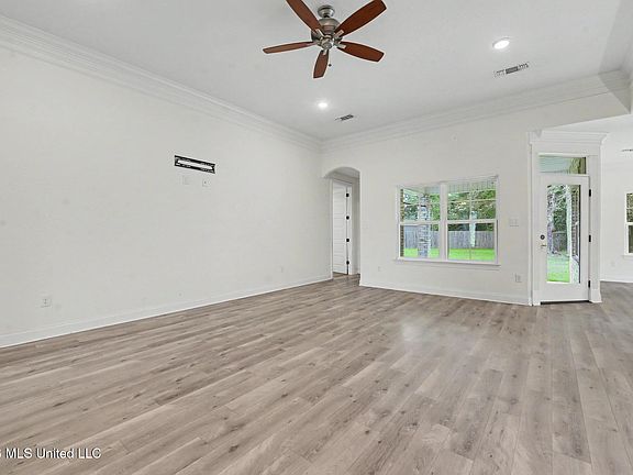 5th image of 6226 Cypress