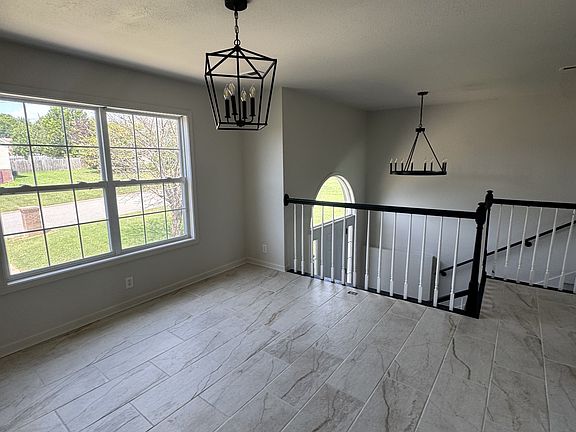 5th image of 321 Greenspoint Ct