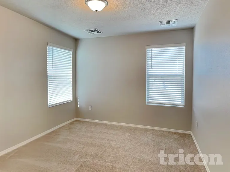 4872 Blackburn Rd NE — Photo 10